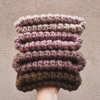 Podzim 🍂 #staychill #fallmood #cepice #rucniprace #hackovani #vanocepatriceskymtvurcum #lokalnitvurci #supportlocal...